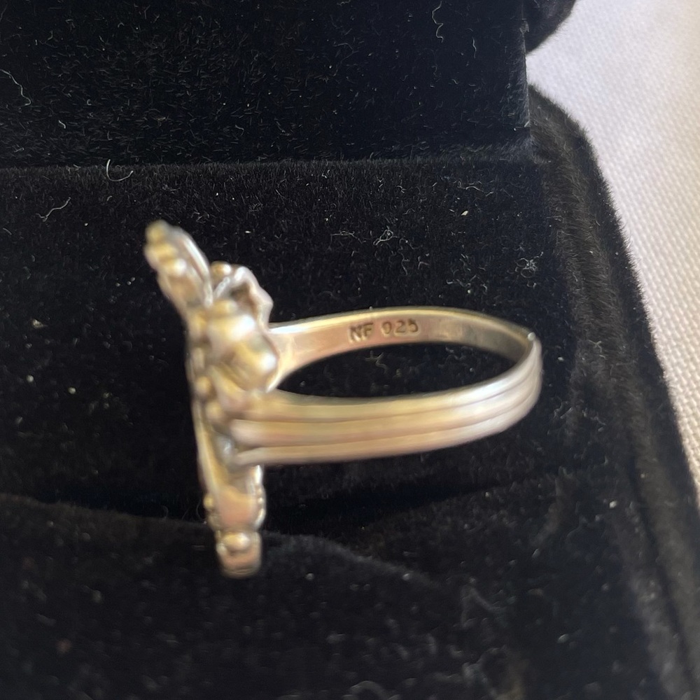Size 5 sterling silver cross ring - Picture 5 of 9